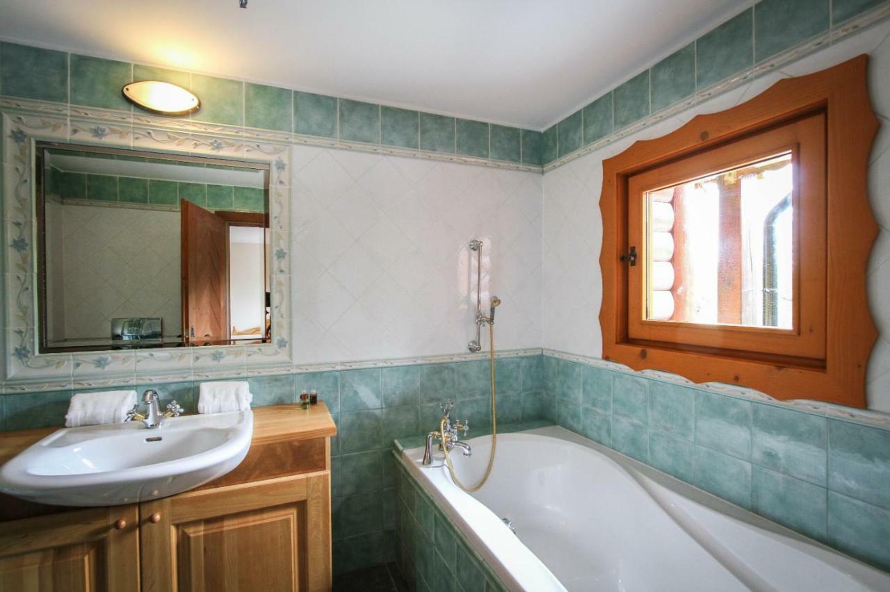 Koliba Expo Hotel Zelezna Екстериор снимка
