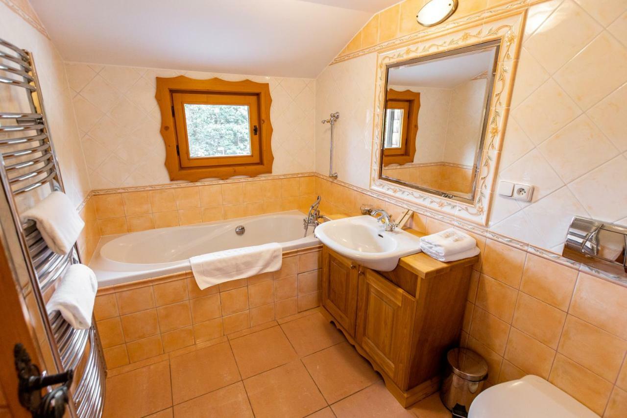 Koliba Expo Hotel Zelezna Екстериор снимка